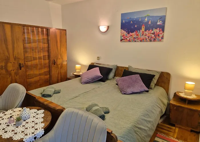 Lovely 2-bedroom In *