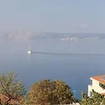 Lovely 2-bedroom In Appartamento Novi Vinodolski