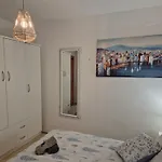 Lovely 2-bedroom In Appartamento