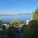 Lovely 2-bedroom In Novi Vinodolski
