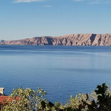 Апартаменты Lovely 2-bedroom In Нови-Винодолски