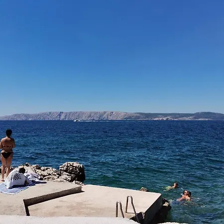 Lovely 2-bedroom In Novi Vinodolski