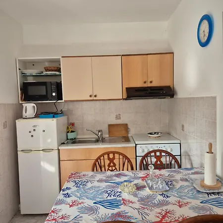 Lovely 2-bedroom In Appartamento Novi Vinodolski
