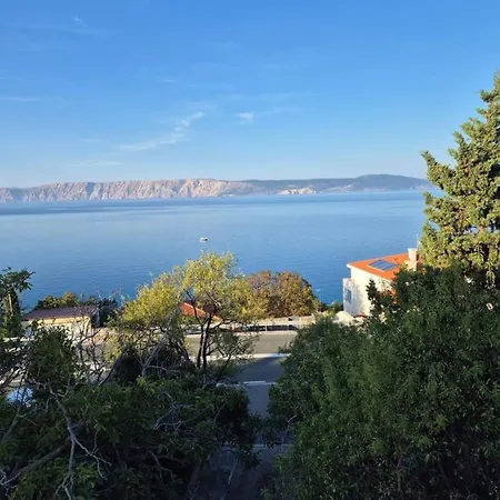 Lovely 2-bedroom In Novi Vinodolski