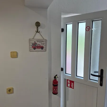 Lovely 2-bedroom In Novi Vinodolski
