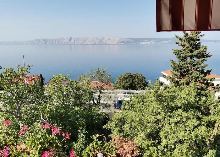 Lovely 2-bedroom In *