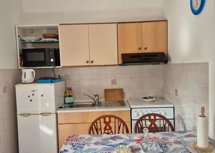 Lovely 2-bedroom In Apartman Novi Vinodolski